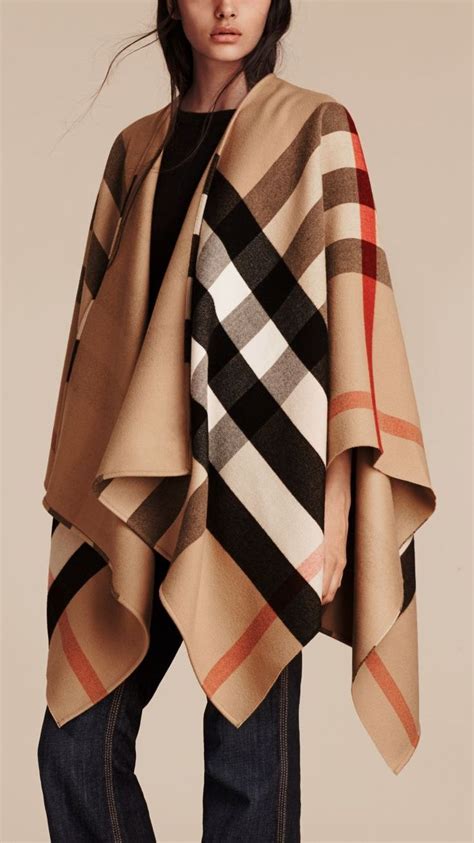 poncho burberry heeren|Burberry store online.